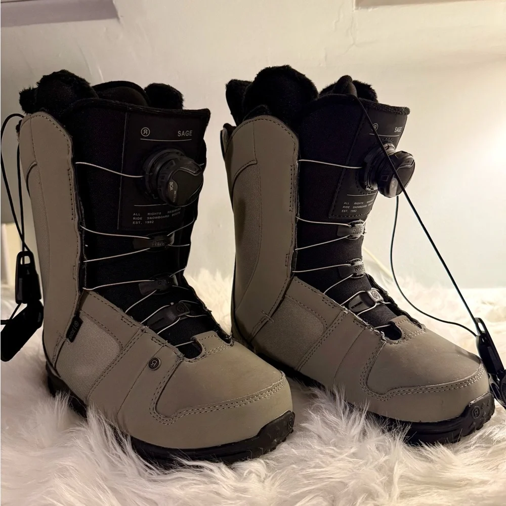 Ride Sage Size 5 Big Girl Snowboard Boots